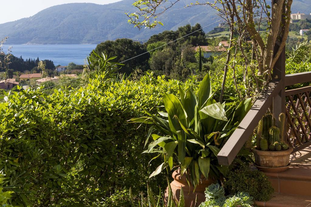 Villa Monserrato - Goelba Porto Azzurro Exterior photo